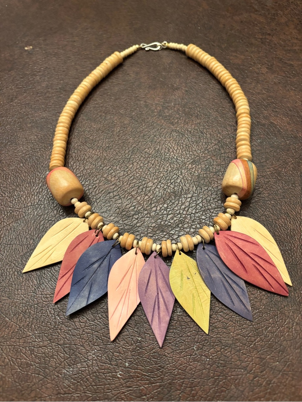 Multicolor Leaf Pendant Bead Necklace - Women Jewelry